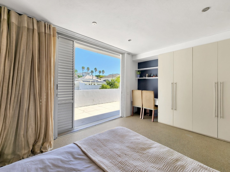 5 Bedroom Property for Sale in Fresnaye Western Cape